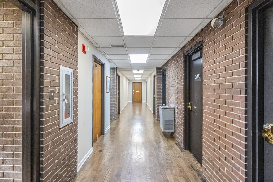 More Photos Of 3612 Lincoln Hwy, Olympia Fields Office For Lease