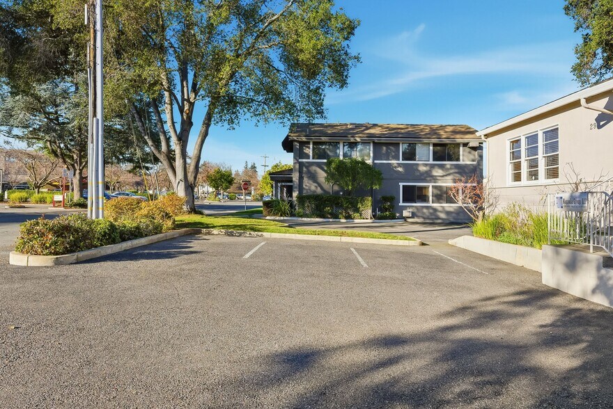 More Photos Of 29 Hawthorne Ave, Los Altos Office For Lease