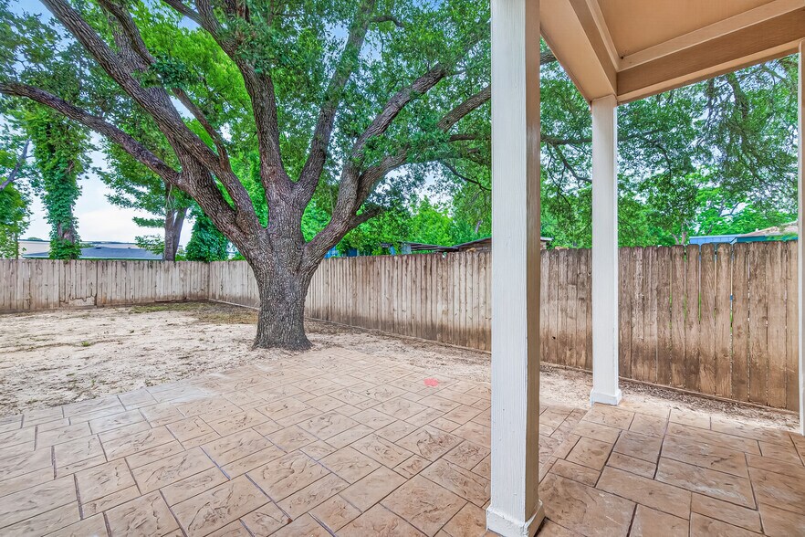 More Photos Of 14134 Packard St, Houston Specialty For Sale