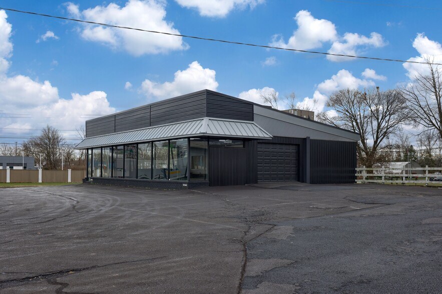 More Photos Of 1310 Manheim Pike, Lancaster Freestanding For Sale