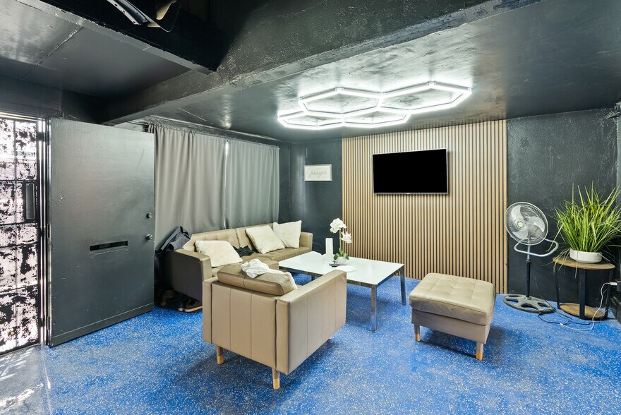 More Photos Of 4151 E Olympic Blvd, Los Angeles Auto Repair For Sale