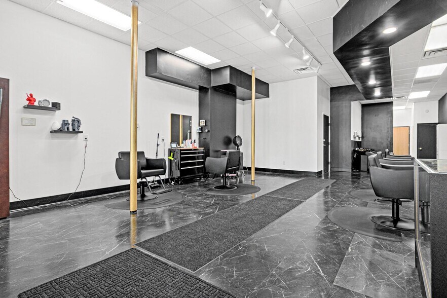 More Photos Of 5611 Chicago Ave, Minneapolis Storefront For Sale