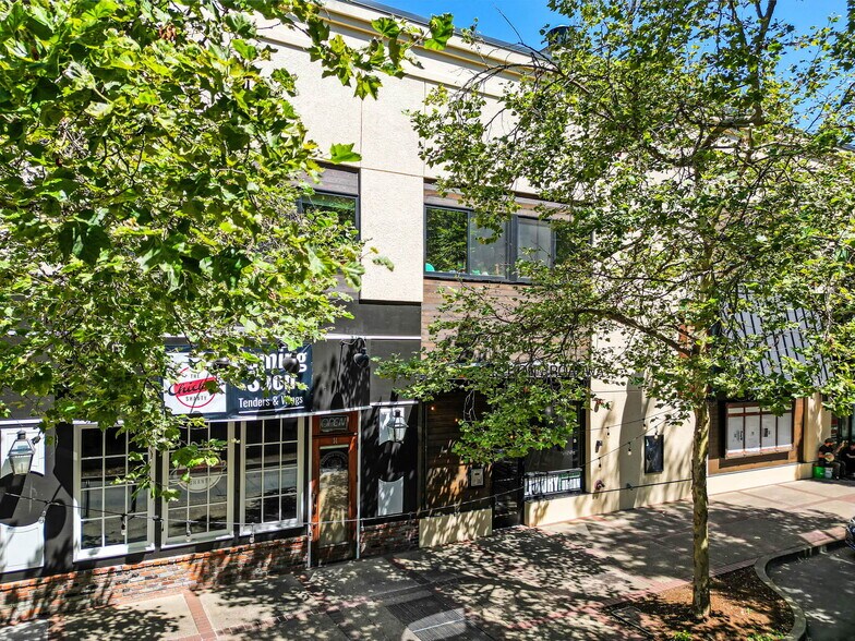 More Photos Of 45 W Broadway, Eugene Storefront Retail Residential For Lease
