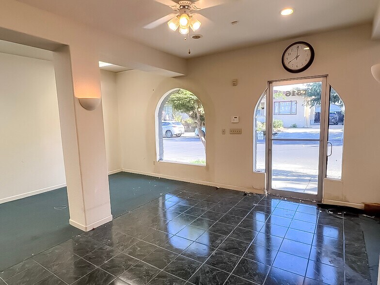 More Photos Of 1616 Alhambra Ave, Martinez Storefront For Lease