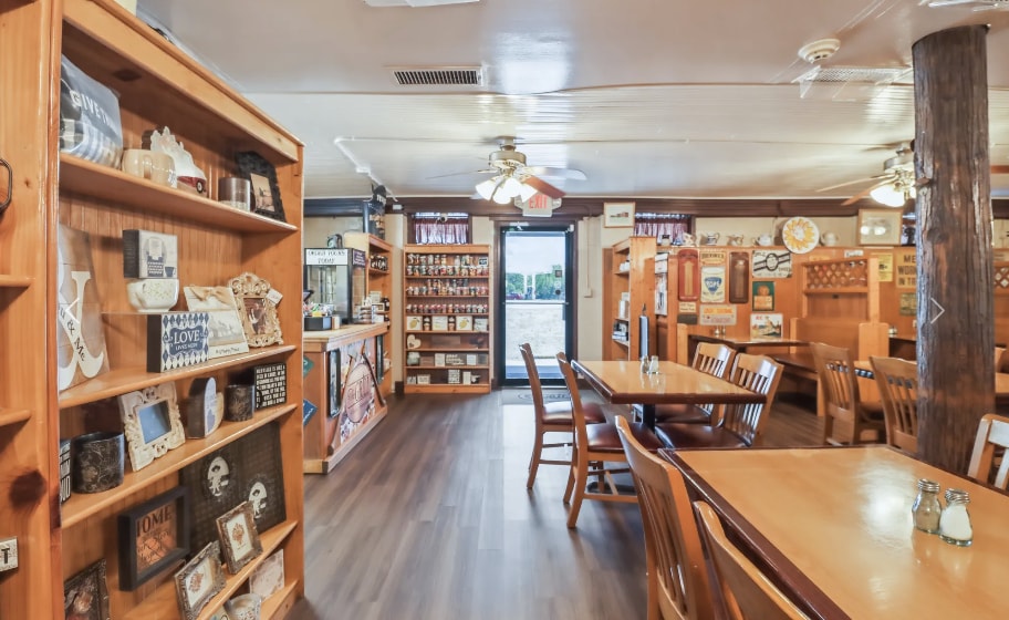 More Photos Of 8196 Florida 85, Laurel Hill Mixed Retail For Sale