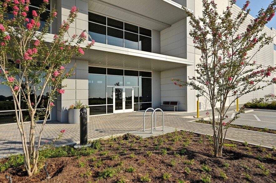 More Photos Of 3212 E Pecan St, Pflugerville Unknown For Lease