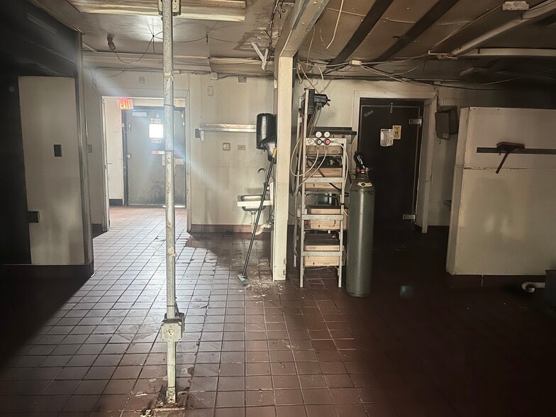 More Photos Of 1315 W Garfield Ave, Peoria Restaurant For Lease