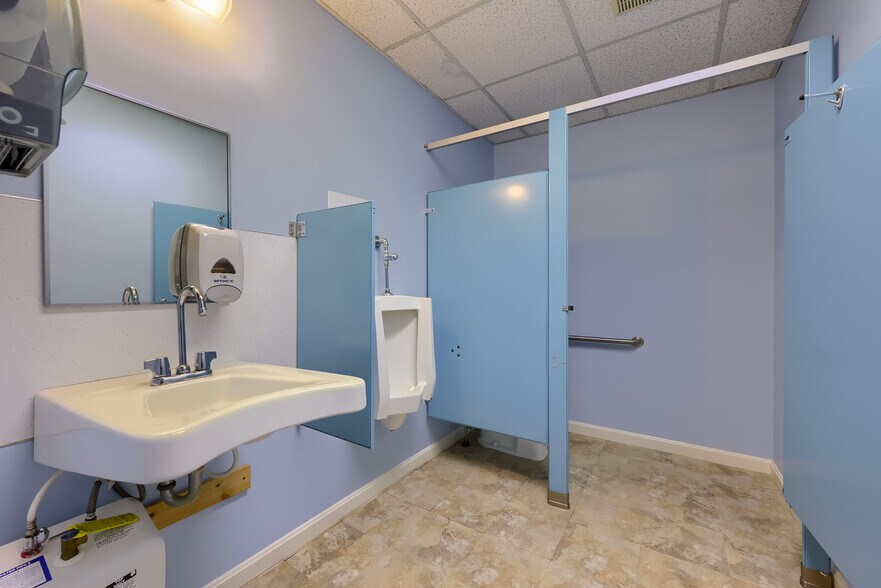 More Photos Of 9 Marietta Ave, Mount Joy Loft Creative Space For Lease