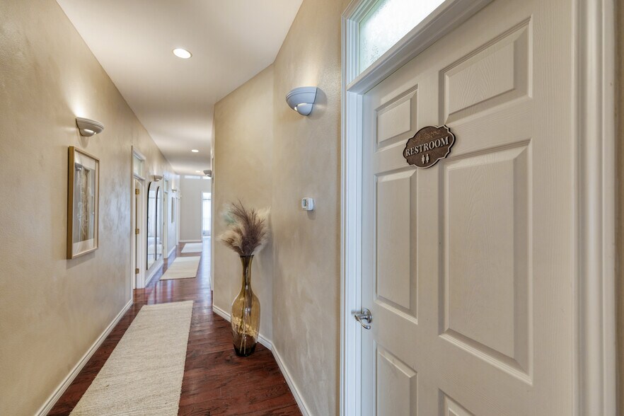 More Photos Of 12335 Hymeadow Dr, Austin Office For Sale