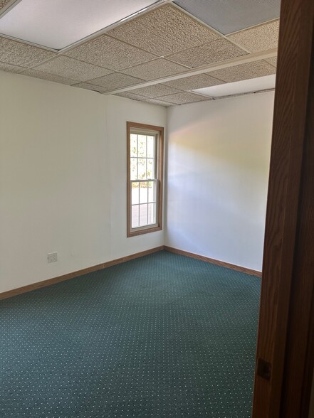 More Photos Of 46401 Romeo Plank Rd, Macomb Township Medical For Lease