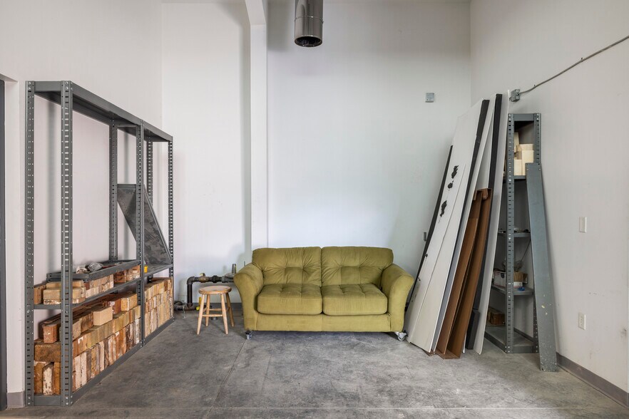 More Photos Of 78 Green St, Hudson Freestanding For Sale