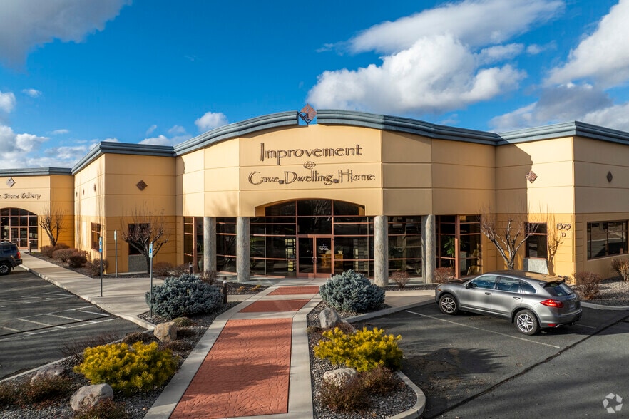 More Photos Of 1325 Capital Blvd, Reno Showroom For Sale