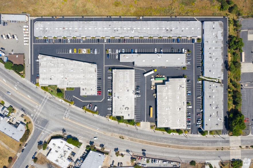 More Photos Of 3619-3735 San Gabriel River Pky, City of Industry Distribution For Lease