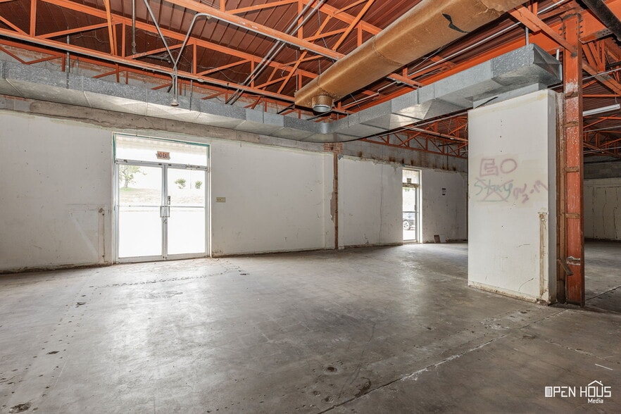 More Photos Of 2200 5th St, Wichita Falls Warehouse For Sale