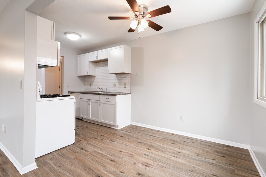 More Photos Of 2220 W 98th St, Bloomington Apartments For Sale