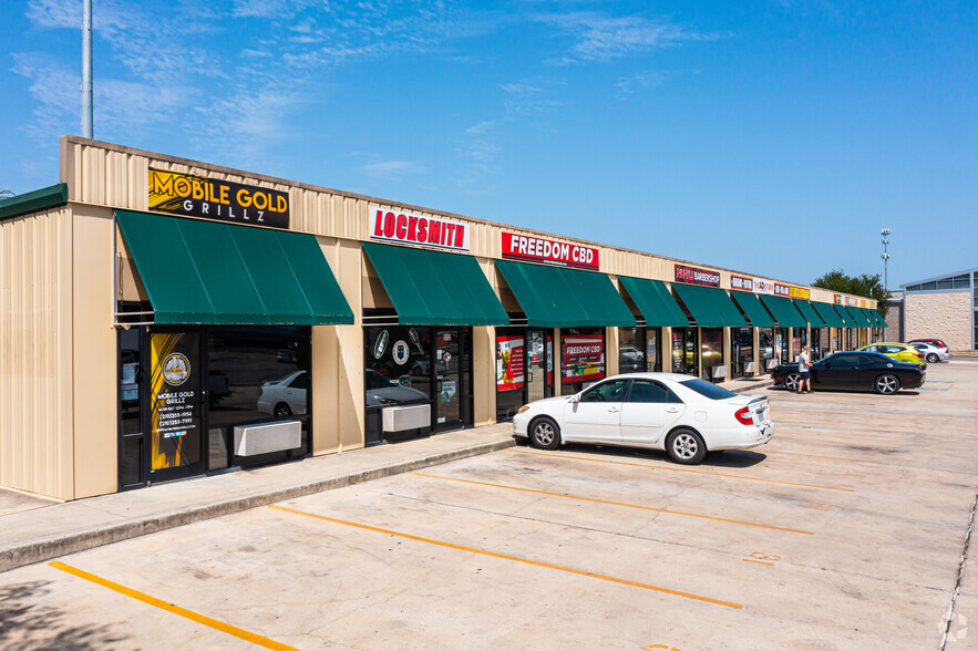 Primary Photo Of 8034 Culebra Rd, San Antonio Self Storage For Lease