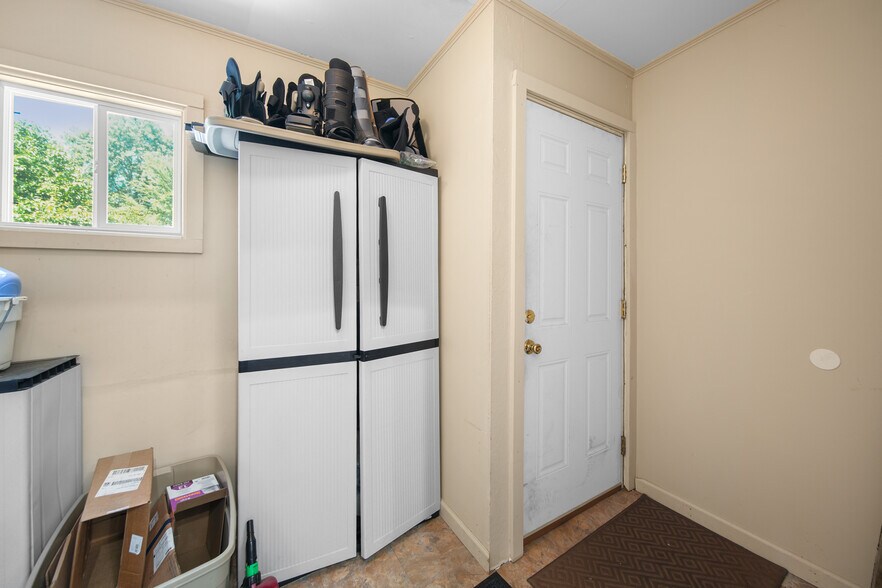 More Photos Of 217 Mocksville Ave, Salisbury Office Residential For Sale