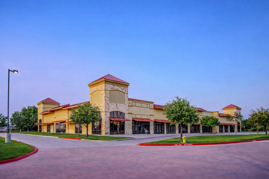 More Photos Of 861 N Coleman St, Prosper General Retail For Lease