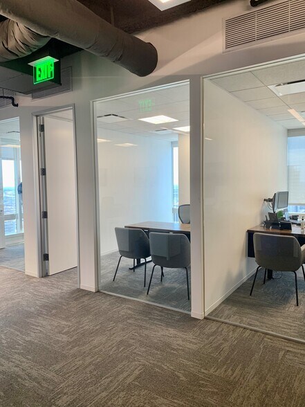 More Photos Of 555 W 5th St, Los Angeles Office For Lease