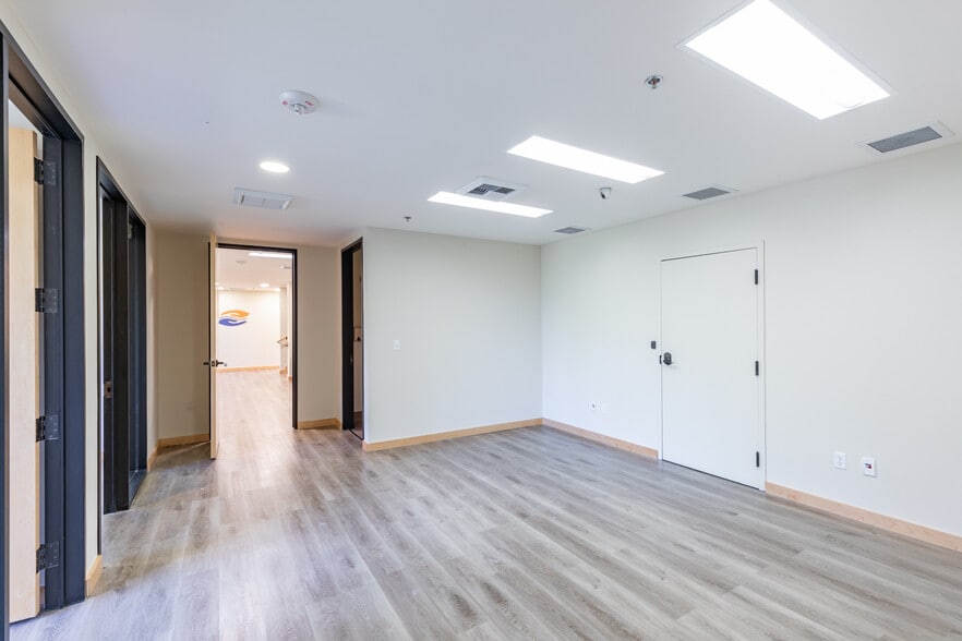 More Photos Of 690 De Long Ave, Novato Office For Sale