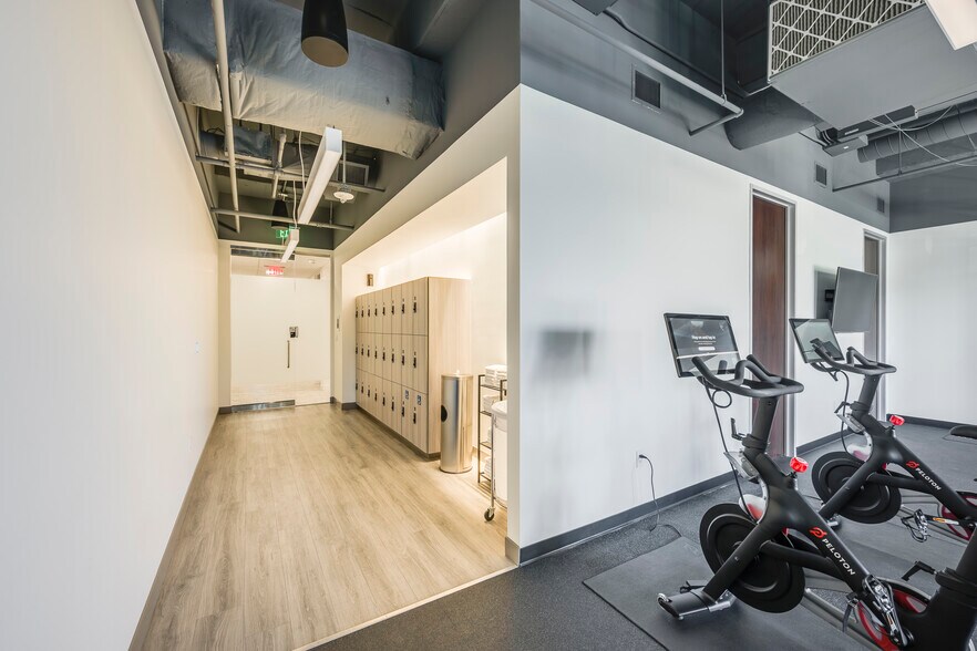 More Photos Of 16633 N Dallas Pky, Addison Office For Lease