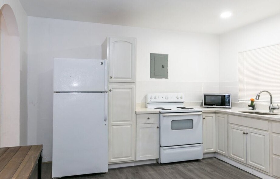 More Photos Of 635 SW 16th Ave, Miami Apartments For Sale