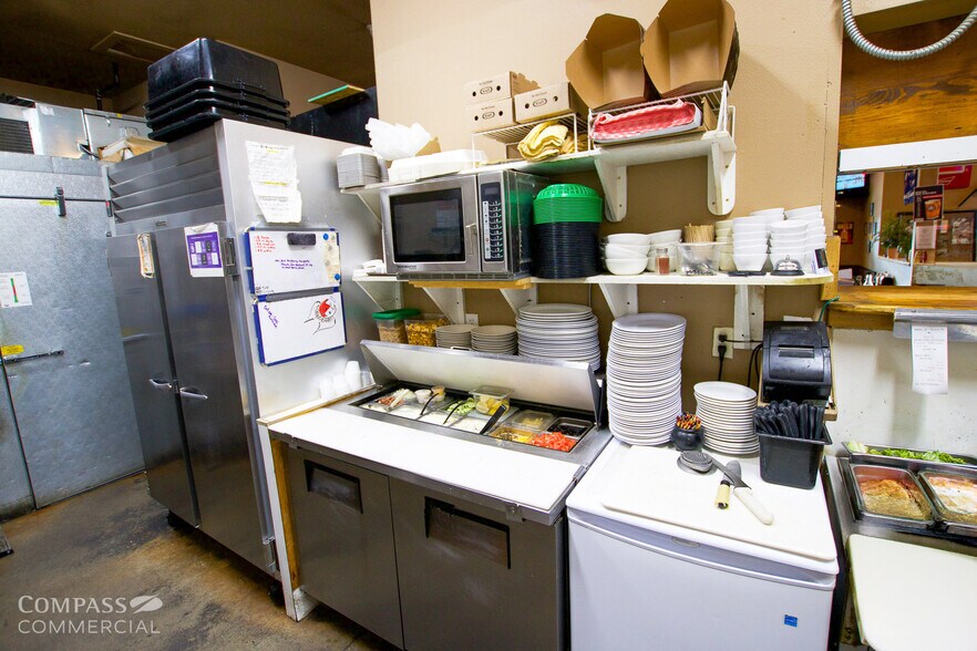 More Photos Of 52600 N 97 Hwy, La Pine Restaurant For Sale