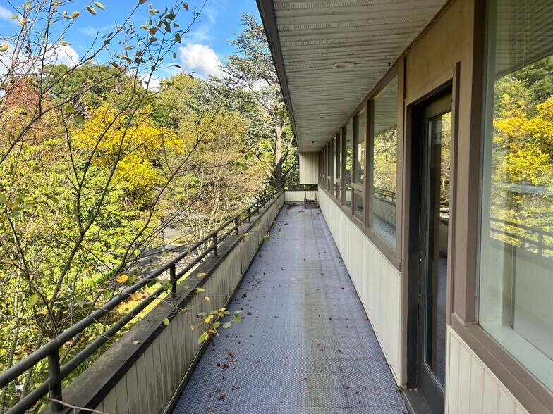 More Photos Of 220 Ridgedale Ave, Florham Park Office For Sale