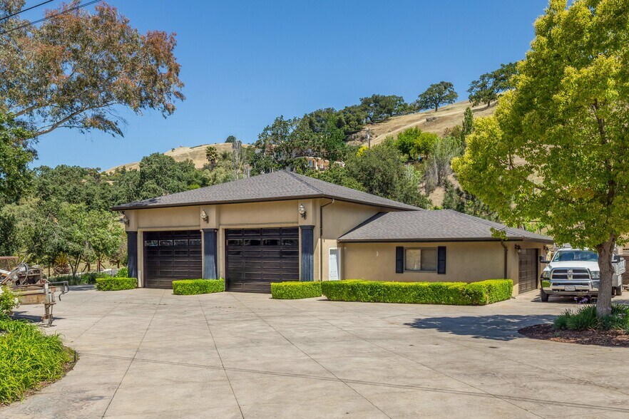 More Photos Of 2215 Liberata Dr, Morgan Hill Winery Vineyard For Sale