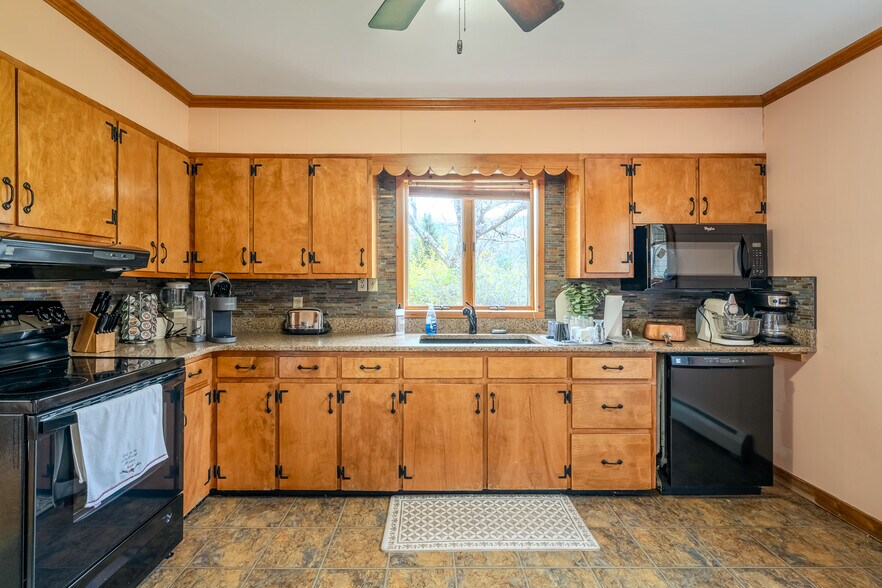 More Photos Of 228 Huntington Creek Rd, Sweet Valley Land For Sale
