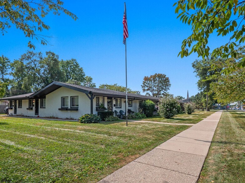 More Photos Of 1804-1818 E 11 Mile Rd, Royal Oak Apartments For Sale