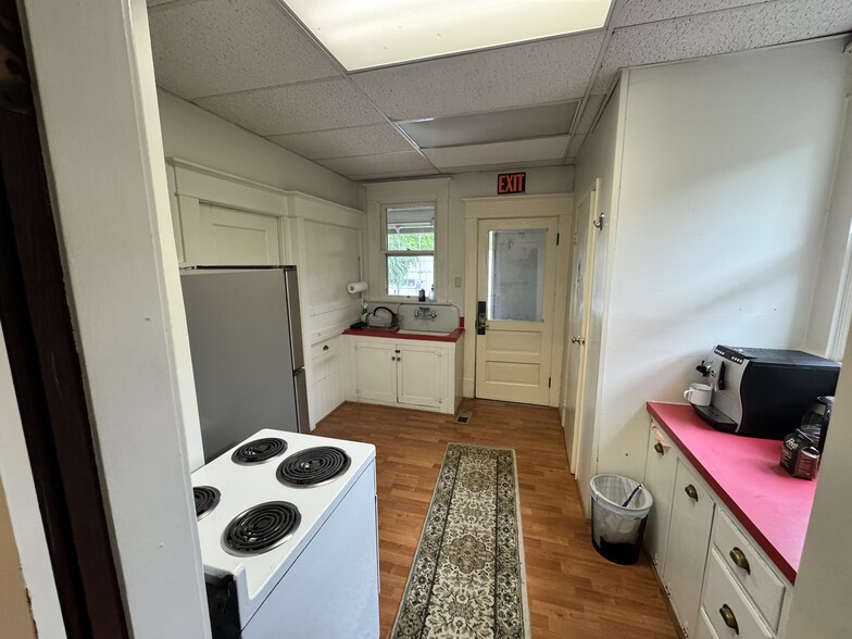 More Photos Of 518 SW 3rd St, Corvallis Office For Sale