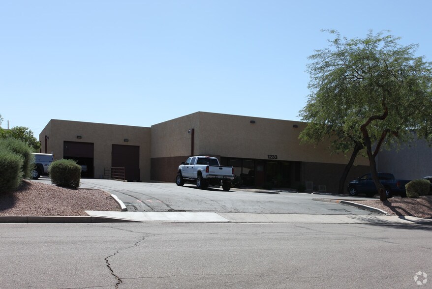 Primary Photo Of 1233 W Geneva Dr, Tempe Manufacturing For Lease
