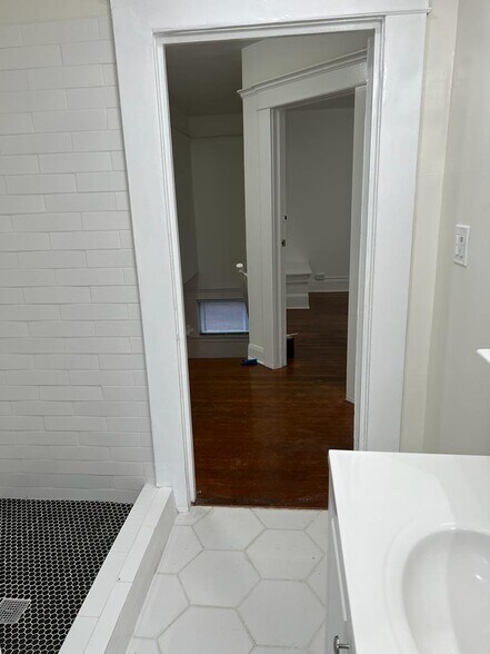 More Photos Of 1608-1610 S Wilton Pl, Los Angeles Apartments For Sale