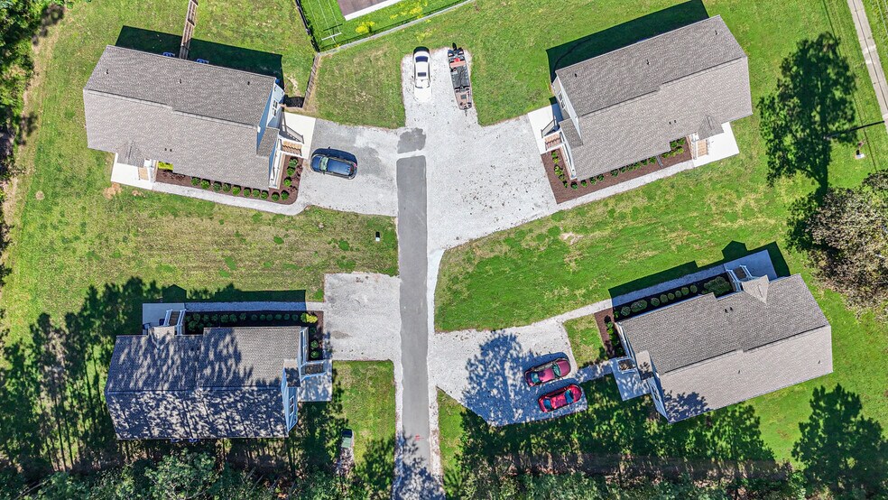 More Photos Of 220 Curry Dr, Williamsburg Specialty For Sale