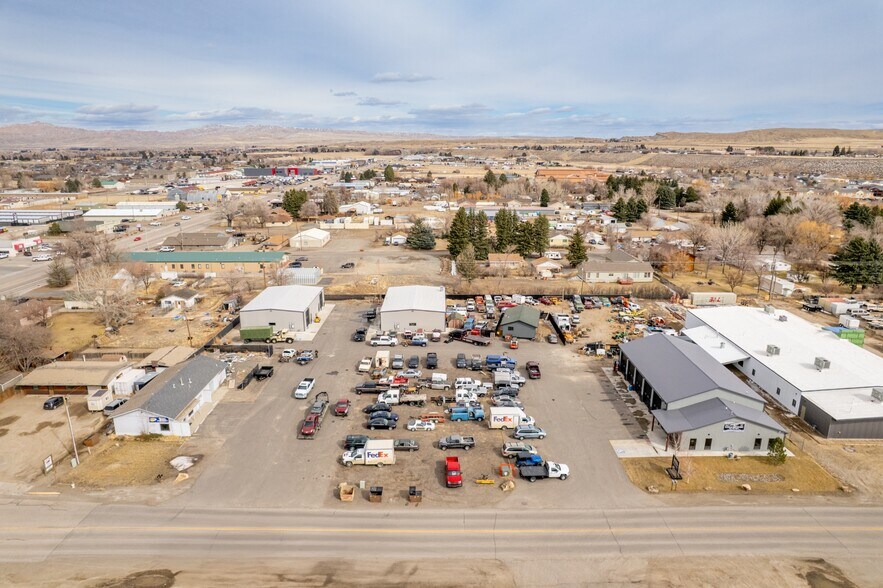 More Photos Of 528 Blackburn St, Cody Auto Repair For Sale