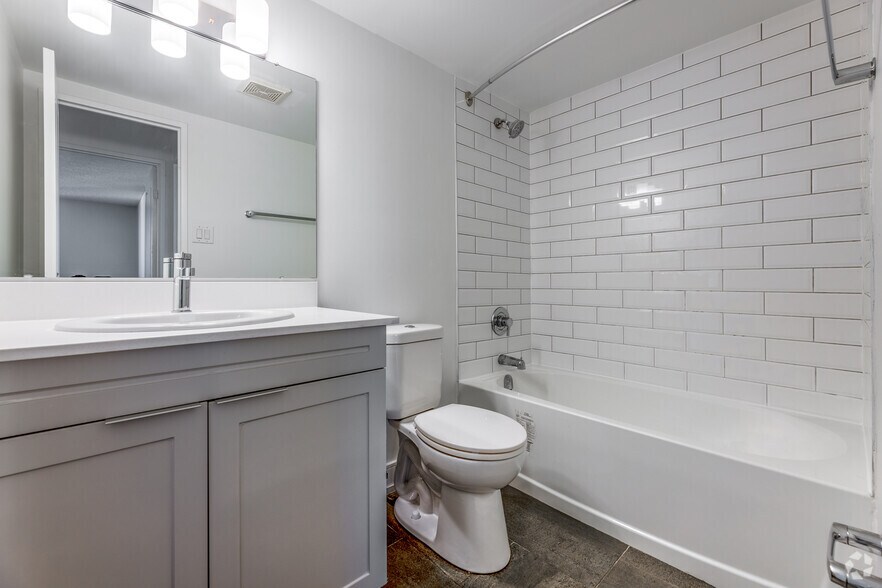 More Photos Of 340 Colborne St, London Apartments For Lease