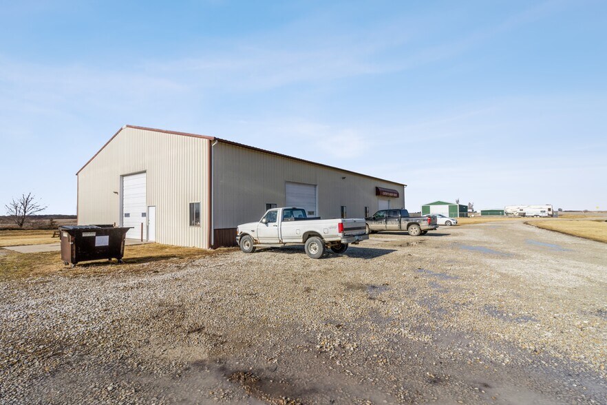 More Photos Of 2326 N Main St, Osceola Auto Repair For Sale