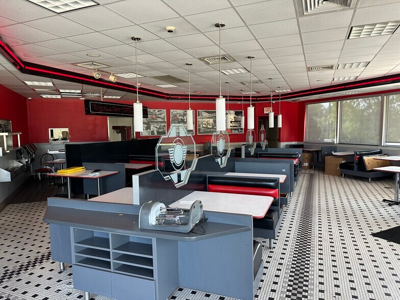 More Photos Of 4550 28th St SE, Grand Rapids General Retail For Sale