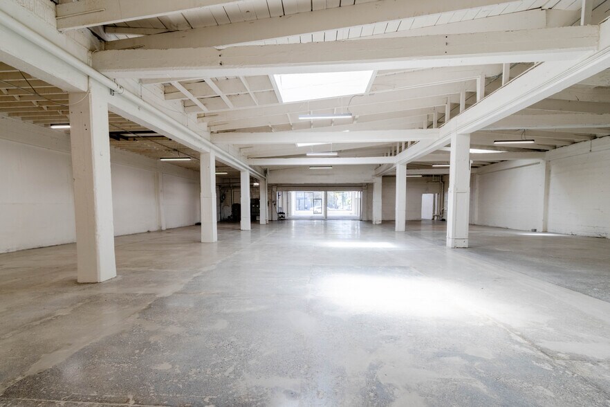 More Photos Of 1330 Howard St, San Francisco Light Distribution For Lease
