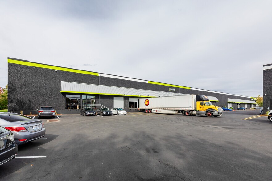More Photos Of 11035 SW 11th St, Beaverton Distribution For Lease