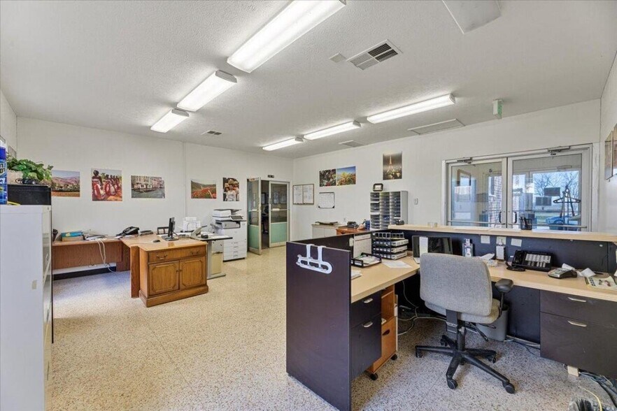 More Photos Of 21551 270th St, Mc Clelland Office For Sale