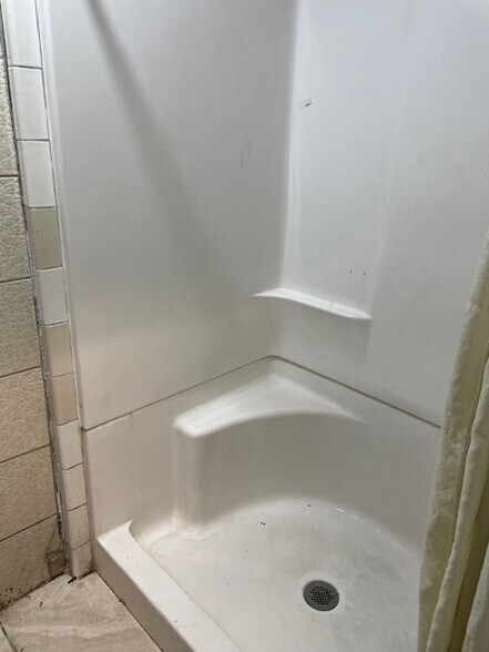 More Photos Of 543 Broad Ave, Wilmington Apartments For Sale