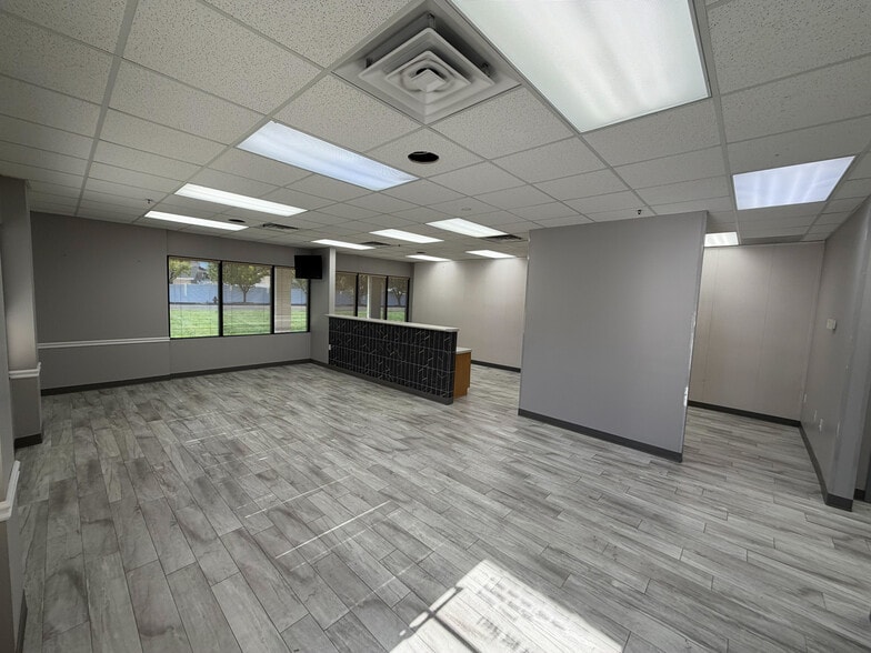 More Photos Of 12422 S 450 E, Draper Medical For Lease