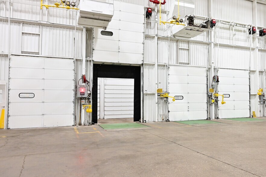 More Photos Of 505 Libby St, Waupun Manufacturing For Lease