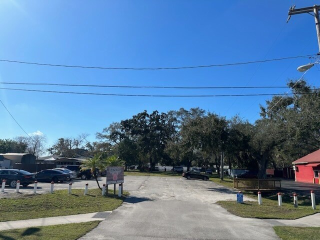 More Photos Of 8546 N Dale Mabry Hwy, Tampa Restaurant For Sale