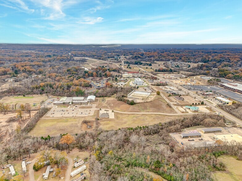 More Photos Of 6889 Paxton Rd, Vicksburg Office For Sale