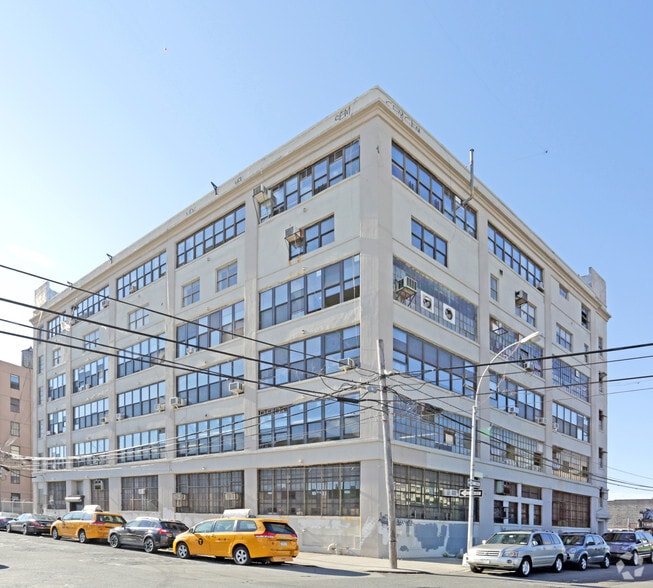 More Photos Of 10-10 44th Ave, Long Island City Warehouse For Lease