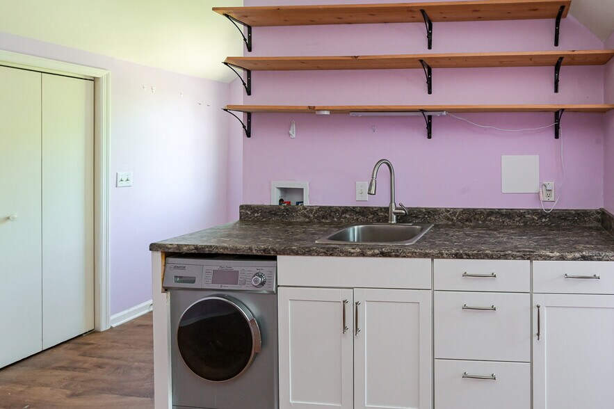 More Photos Of 799 Whitthorne St, Shelbyville Hospitality For Sale