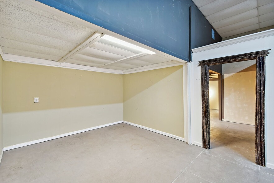 More Photos Of 1956 Kingsley Ave, Orange Park General Retail For Lease